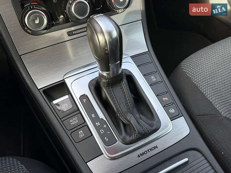 Универсал Volkswagen Passat 2011 в Стрые