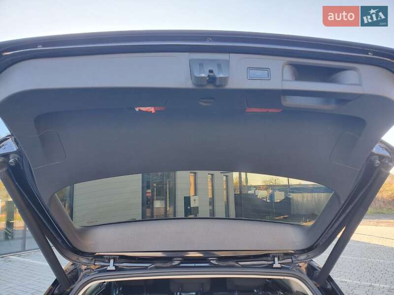 Універсал Volkswagen Passat 2015 в Ужгороді