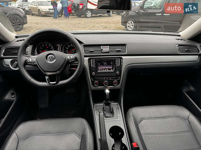 Седан Volkswagen Passat 2018 в Днепре