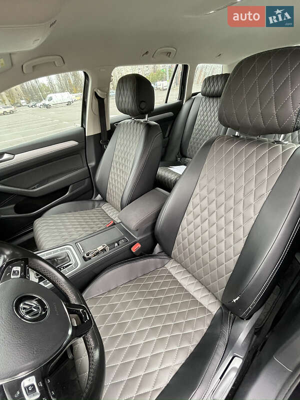 Универсал Volkswagen Passat 2017 в Киеве фото 11 Универсал Volkswagen Passat 2017 в Киеве