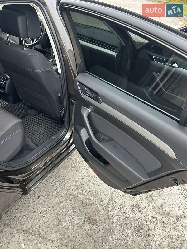 Седан Volkswagen Passat 2017 в Каневе фото 13 Седан Volkswagen Passat 2017 в Каневе