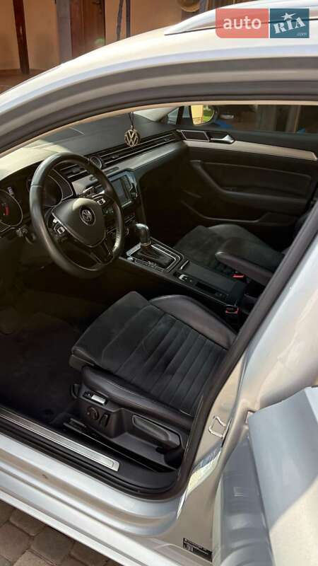Універсал Volkswagen Passat 2015 в Ужгороді