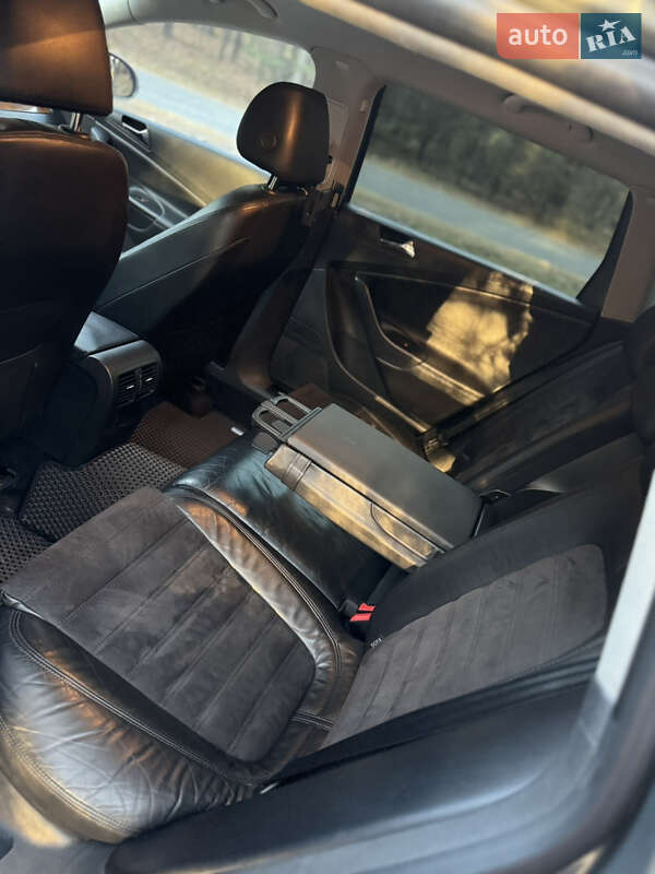 Универсал Volkswagen Passat 2006 в Киеве