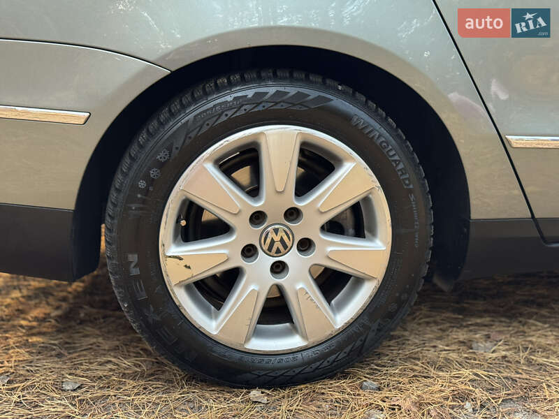 Универсал Volkswagen Passat 2006 в Киеве