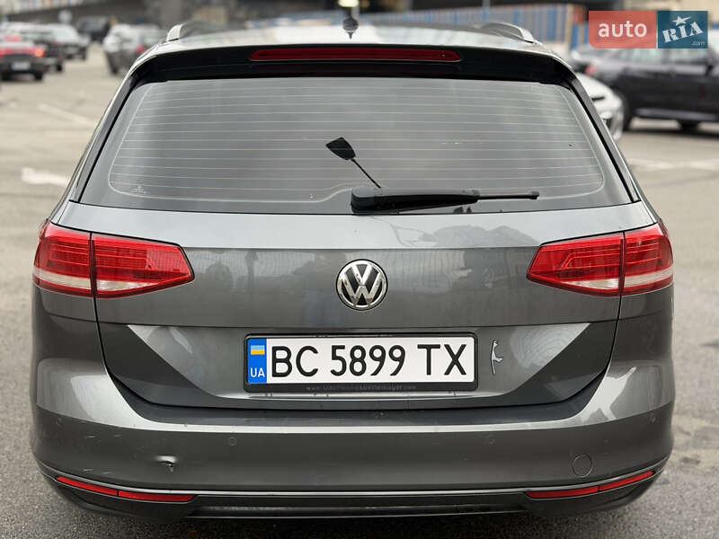 Универсал Volkswagen Passat 2016 в Киеве