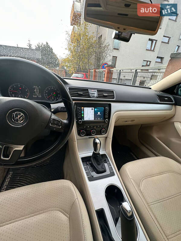 Седан Volkswagen Passat 2012 в Киеве
