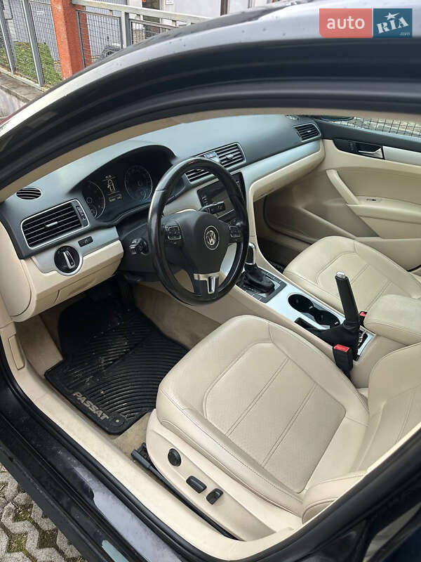 Седан Volkswagen Passat 2012 в Киеве