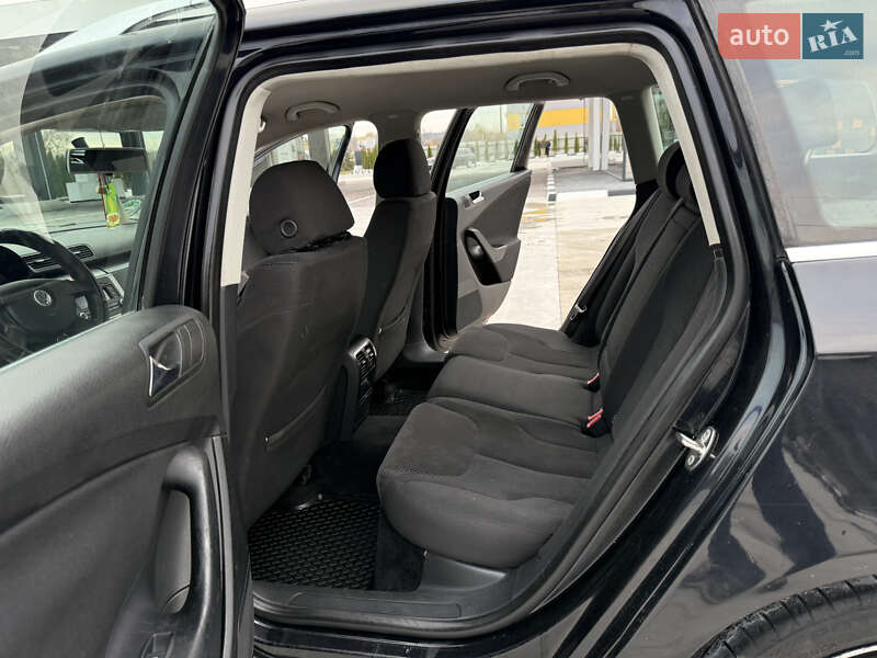 Универсал Volkswagen Passat 2006 в Звягеле