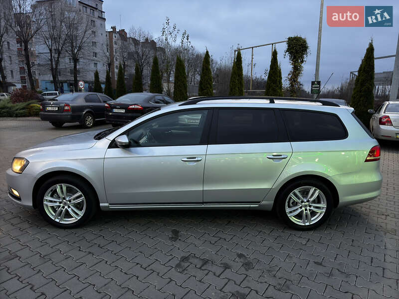 Універсал Volkswagen Passat 2012 в Києві