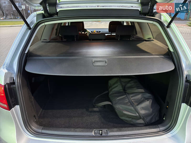 Універсал Volkswagen Passat 2012 в Києві