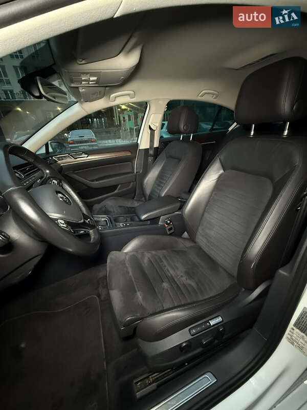 Седан Volkswagen Passat 2015 в Киеве