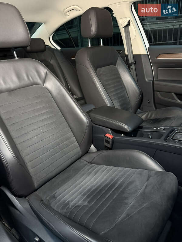 Седан Volkswagen Passat 2015 в Киеве