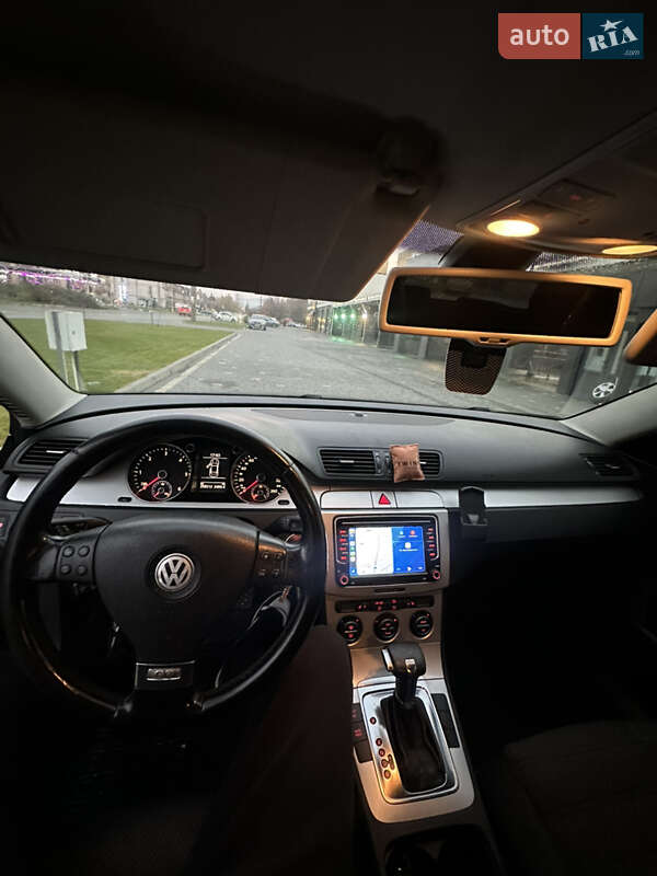 Універсал Volkswagen Passat 2009 в Ужгороді