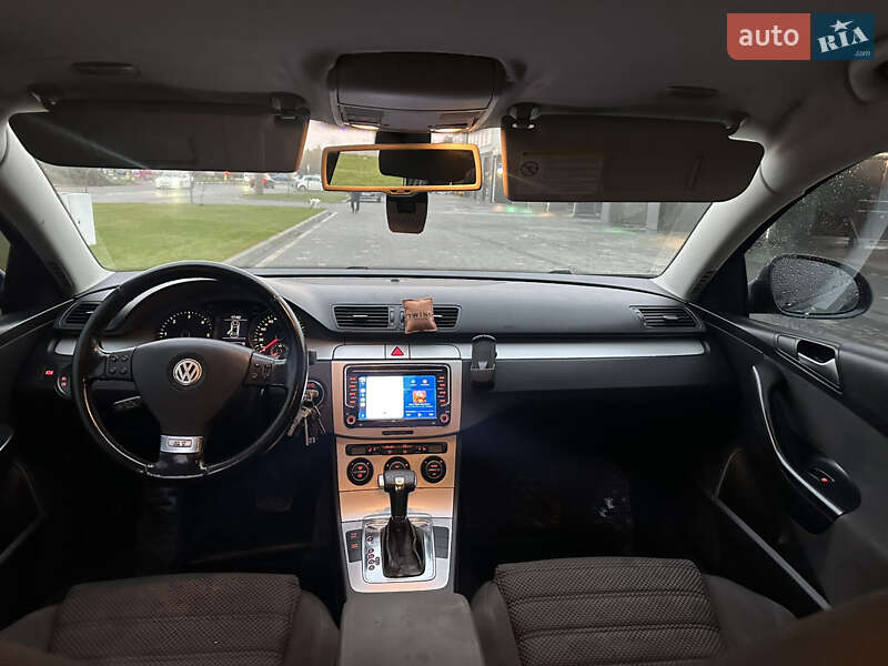 Універсал Volkswagen Passat 2009 в Ужгороді