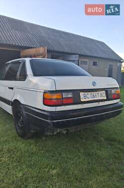 Седан Volkswagen Passat 1989 в Дрогобыче