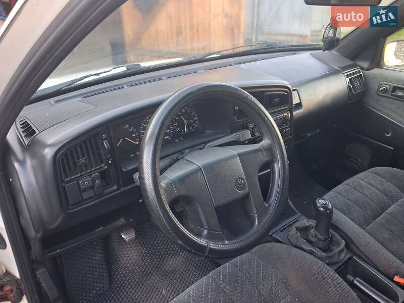 Седан Volkswagen Passat 1989 в Дрогобыче