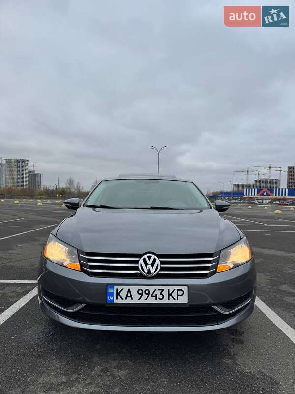 Седан Volkswagen Passat 2012 в Києві