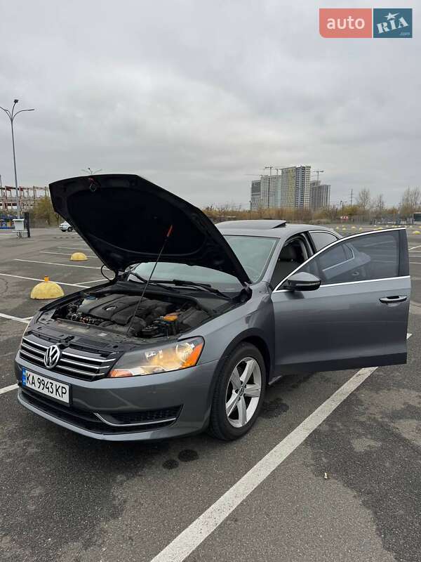 Седан Volkswagen Passat 2012 в Києві