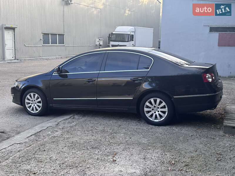 Седан Volkswagen Passat 2008 в Киеве