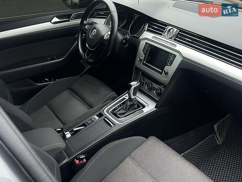 Универсал Volkswagen Passat 2016 в Чернигове фото 15 Универсал Volkswagen Passat 2016 в Чернигове