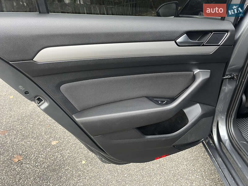 Универсал Volkswagen Passat 2016 в Чернигове фото 32 Универсал Volkswagen Passat 2016 в Чернигове