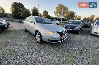 Седан Volkswagen Passat 2008 в Луцке