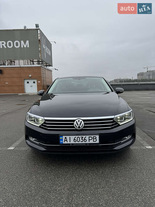 Седан Volkswagen Passat 2015 в Києві