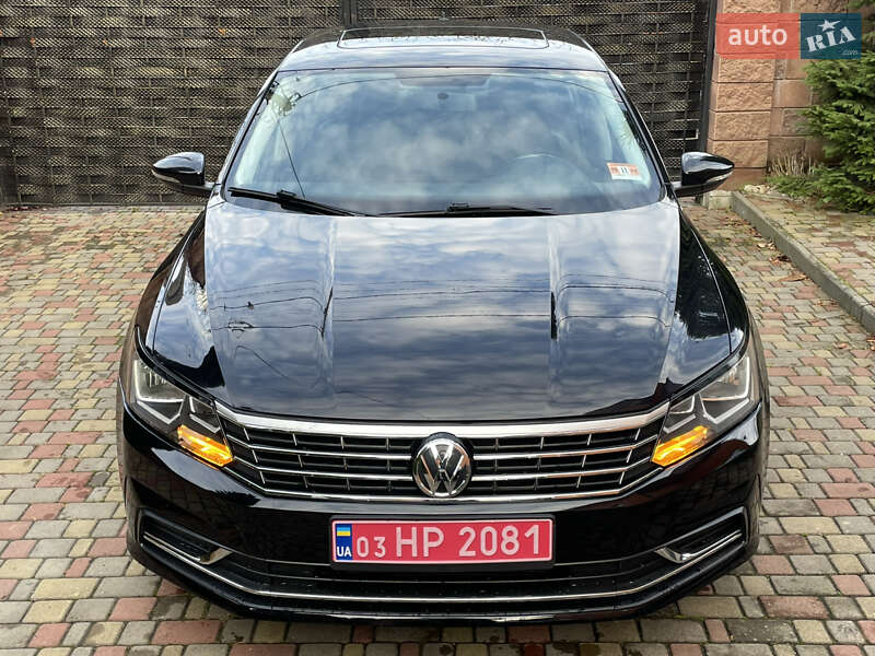 Седан Volkswagen Passat 2018 в Луцке