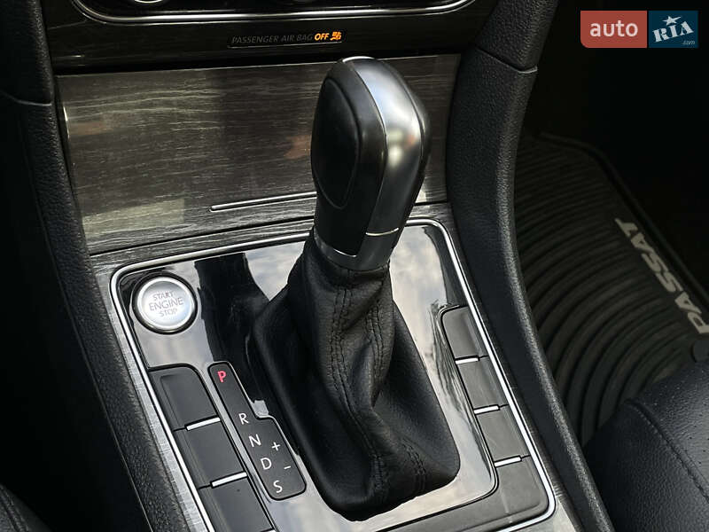 Седан Volkswagen Passat 2018 в Луцке