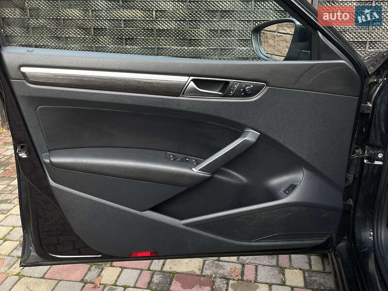 Седан Volkswagen Passat 2018 в Луцке