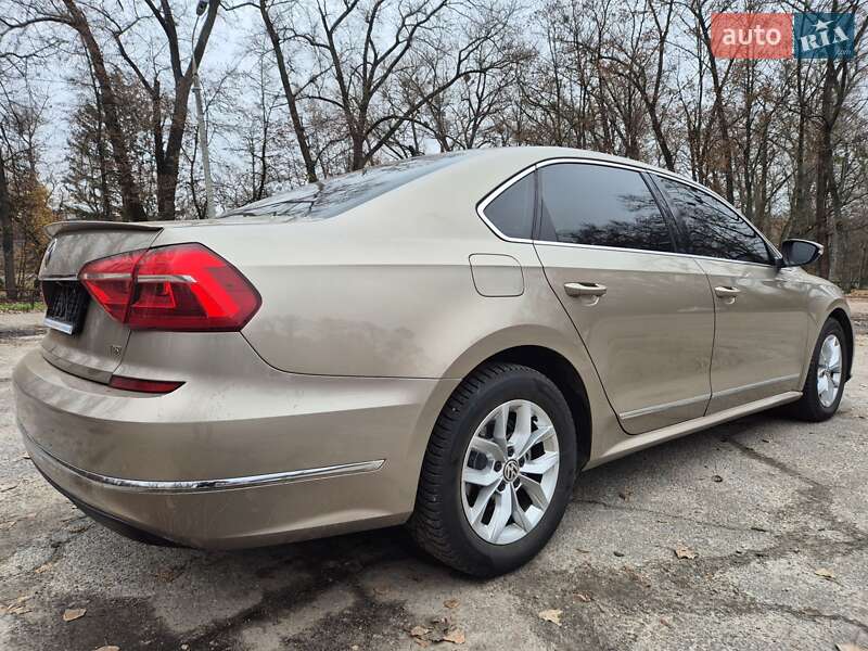 Седан Volkswagen Passat 2016 в Сумах