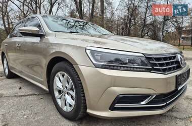 Седан Volkswagen Passat 2016 в Сумах
