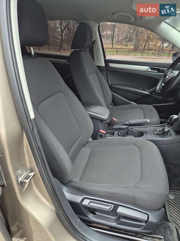 Седан Volkswagen Passat 2016 в Сумах