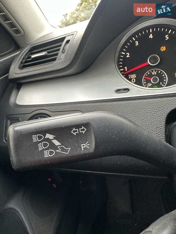 Универсал Volkswagen Passat 2009 в Белогородке