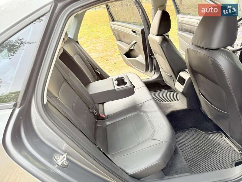 Седан Volkswagen Passat 2014 в Харькове фото 18 Седан Volkswagen Passat 2014 в Харькове