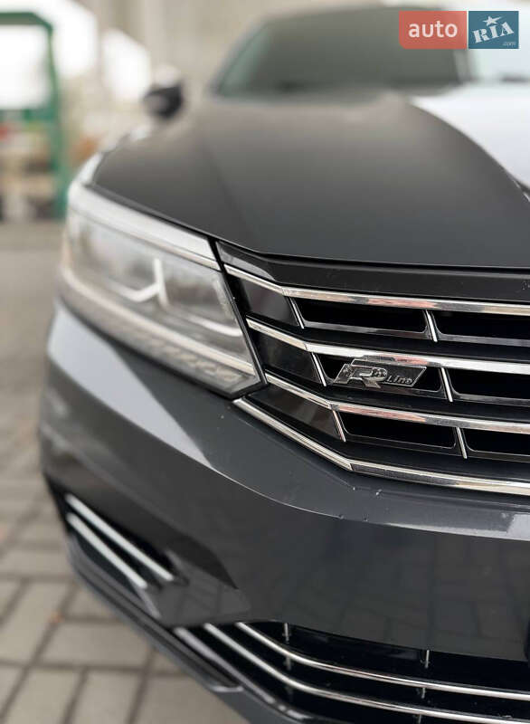 Седан Volkswagen Passat 2017 в Днепре