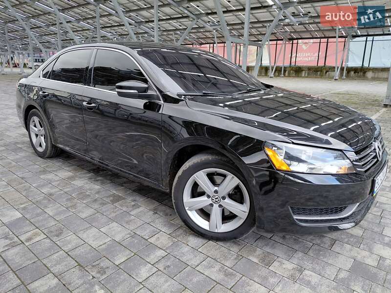 Седан Volkswagen Passat 2012 в Львове