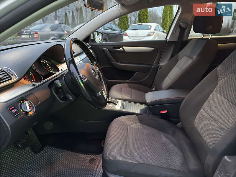 Універсал Volkswagen Passat 2012 в Києві