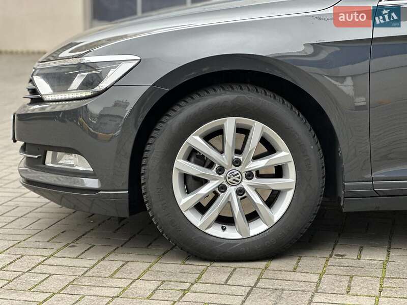 Универсал Volkswagen Passat 2015 в Одессе
