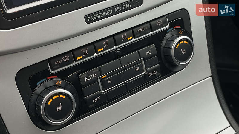 Универсал Volkswagen Passat 2010 в Житомире