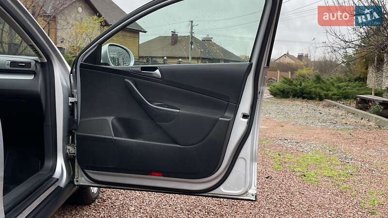 Универсал Volkswagen Passat 2010 в Житомире