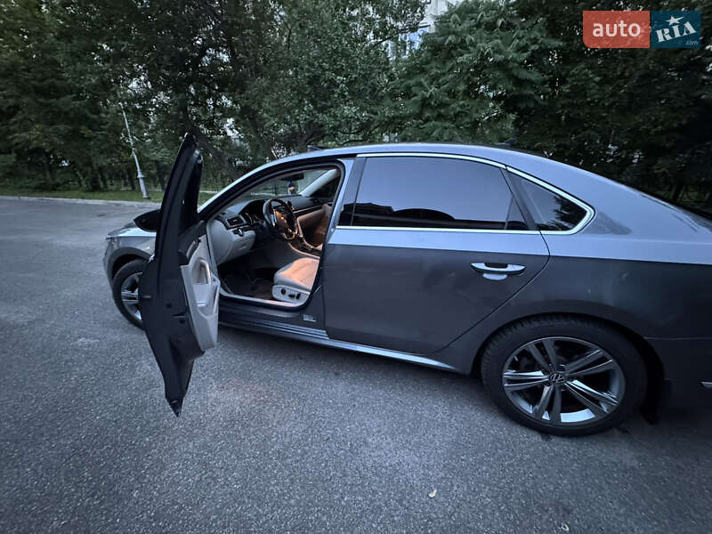 Седан Volkswagen Passat 2017 в Киеве