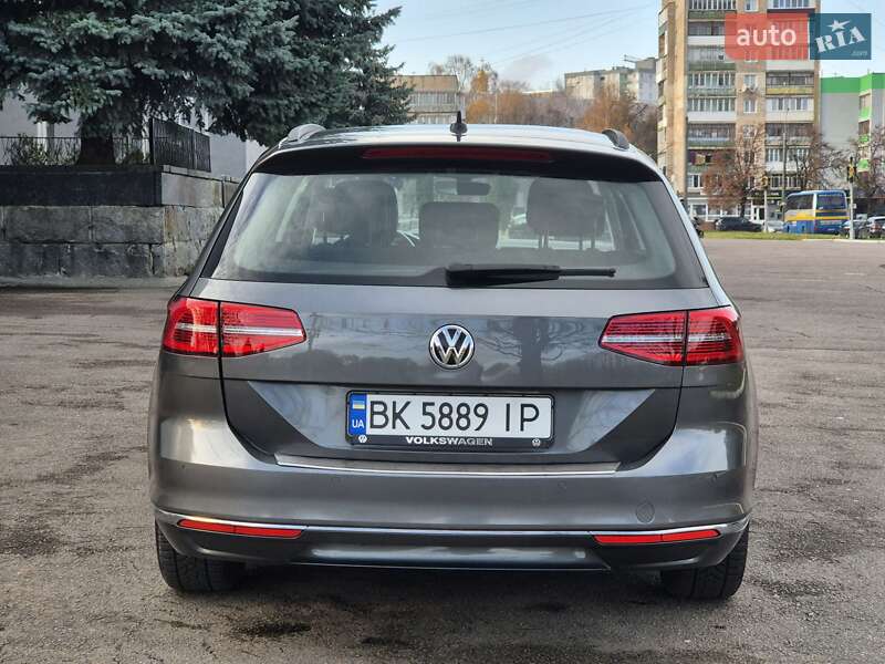 Универсал Volkswagen Passat 2015 в Ровно