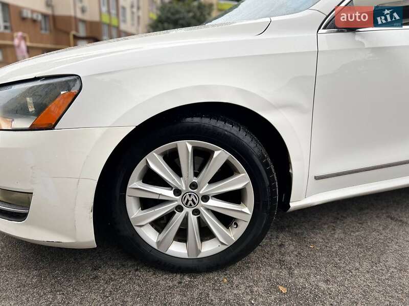 Седан Volkswagen Passat 2012 в Киеве