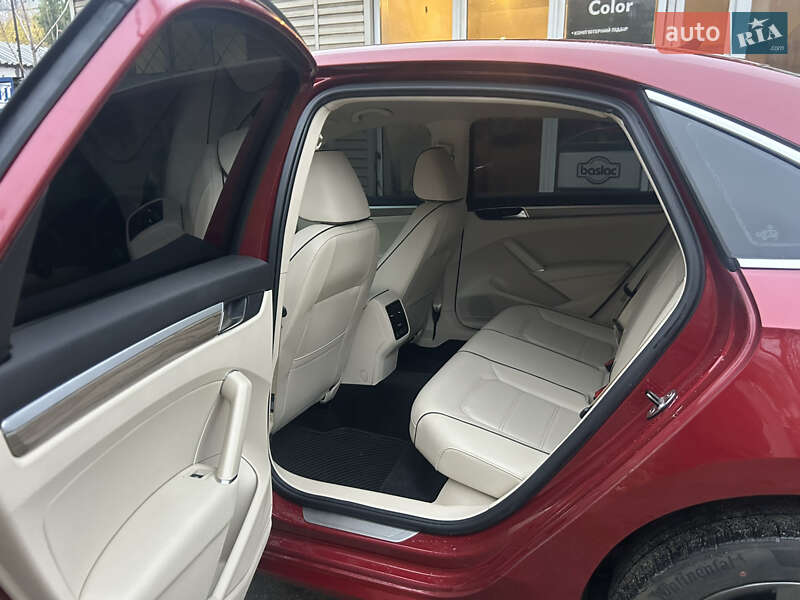 Седан Volkswagen Passat 2017 в Дніпрі