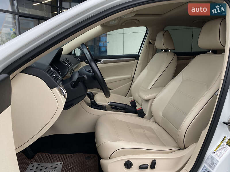 Седан Volkswagen Passat 2017 в Киеве