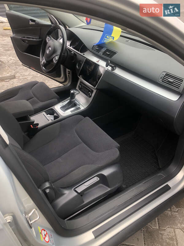 Универсал Volkswagen Passat 2009 в Звягеле