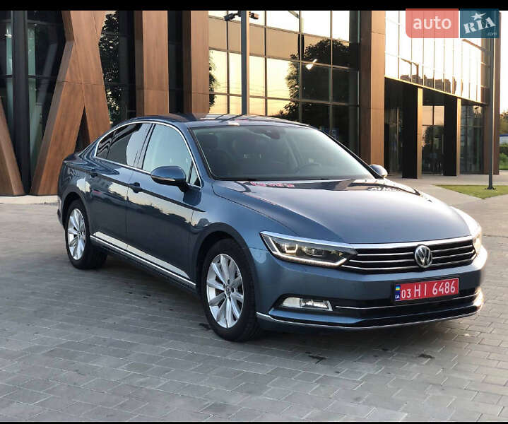 Седан Volkswagen Passat 2016 в Луцке