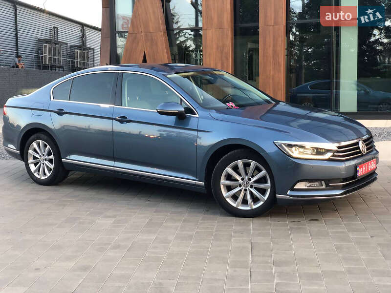 Седан Volkswagen Passat 2016 в Луцке