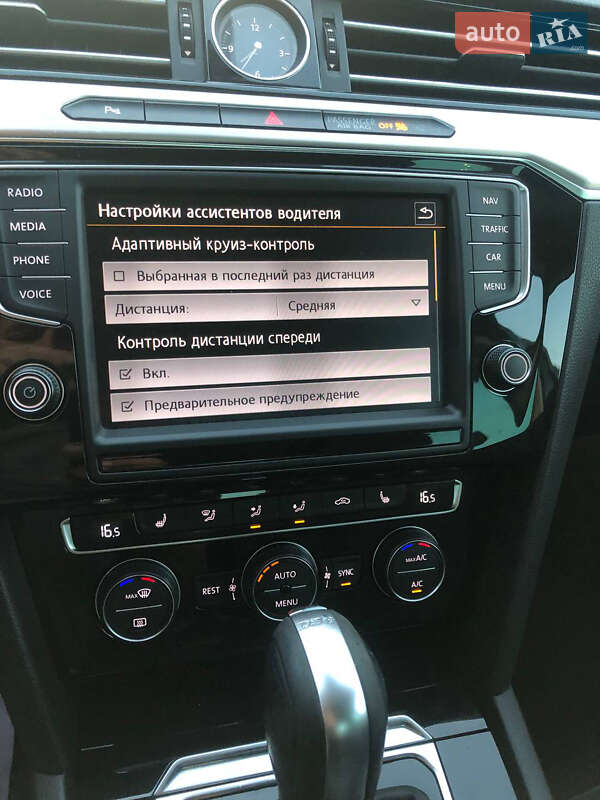 Седан Volkswagen Passat 2016 в Луцке